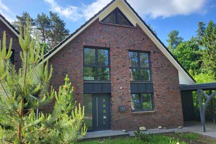 Haus zum Mieten in Buchholz 1.990,00 € 146 m²