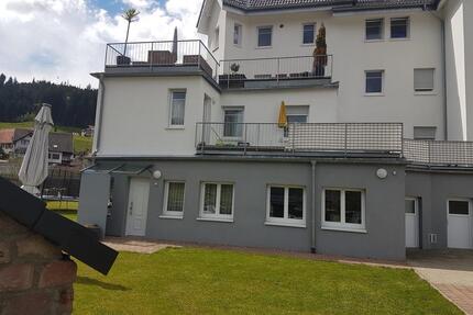 Helle 3-Zimmer-Einliegerwohnung mit Gartenblick & viel Sonne - Baiersbronn