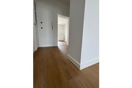 Ab sofort: Leipzig Gohlis: san. 2 ZI Balkon EBK Keller