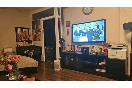 Exklusive möblierte Wohnung mit Balkon. Berlin-Mariendorf