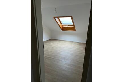 Dachgeschoss Wohnung mit Klimaanlage - Neunkirchen Kohlhof