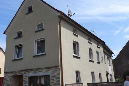 2 Häuser 1 Preis auf 670m² Grund - Mühlhausen
