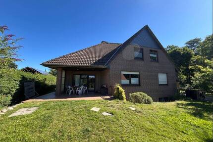 Einfamilienhaus mit Einliegerwohnung und Garage - Wietzendorf