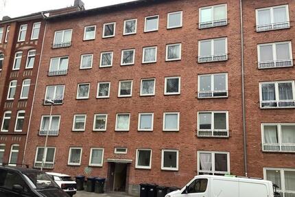 Renovierte 2-Zimmer Wohnung zur zeitnahen Anmietung frei - Kiel Gaarden-Ost