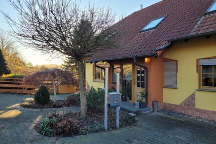 Einfamilienhaus mit Einliegerwohnung - Burghaun