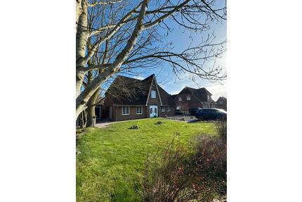 Großzügige 3,5-Zimmer-Wohnung mit 120 m², Terrasse & Garten – Bah - Klanxbüll