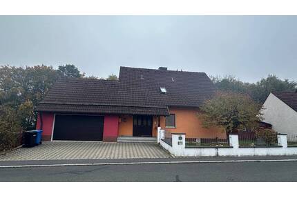 Schönes Einfamilienhaus in Eschenbach i. d. OPf., ohne Makler - Eschenbach i.d.OPf.