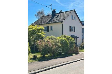 Charmantes Zweifamilienhaus in begehrter Lage - Eningen unter Achalm