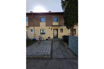 Einfamilien Reihenhaus in MN - 1.400,00&nbsp;EUR Kaltmiete, ca.&nbsp; 110,00&nbsp;m&sup2; in Mindelheim (PLZ: 87719)