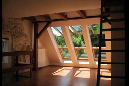 Außergewöhnliche DHH in Pommelsbrunn, sep. Appartement