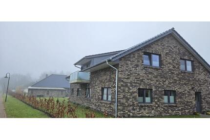 Traumhafte Obergeschosswohnung - 1.000,00&nbsp;EUR Kaltmiete, ca.&nbsp; 130,00&nbsp;m&sup2; in Meldorf (PLZ: 25704)