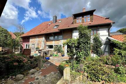 RUDNICK bietet RESTHOFIDYLL: Bildschönes Haus- Werkstatt- Gartenensemble für 1-4 Parteien, WG ... - Equord