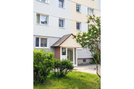 Gut geschnittene 2,5-Raum-Wohnung mit hellen Räumen und Stadtblick - Spremberg
