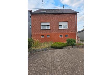 EFH, Einfamilienhaus mit Keller, Garage und Garten - Schwalbach