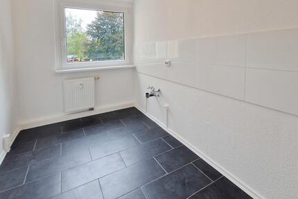 Wir renovieren! 2-Zimmer-Wohnung mit Balkon in grüner Umgebung! - Colditz