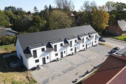 Reihenhaus zum vermieten - 1.700,00&nbsp;EUR Kaltmiete, ca.&nbsp; 120,00&nbsp;m&sup2; in Lüdersdorf (PLZ: 23923)
