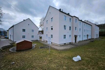2-Zimmer-Wohnung - 590,00&nbsp;EUR Kaltmiete, ca.&nbsp; 52,00&nbsp;m&sup2; in Treuchtlingen (PLZ: 91757)