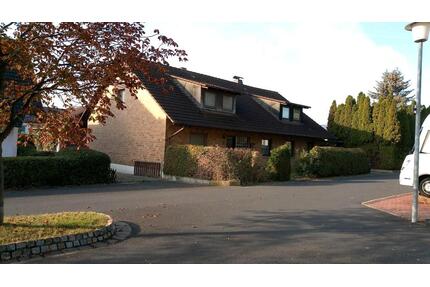 Einfamilienhaus mit ELW , Garage, und Nebengebäude in Fritzlar OT
