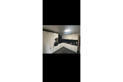 6 Zimmer Wohnung - 1.900,00&nbsp;EUR Kaltmiete, ca.&nbsp; 155,00&nbsp;m&sup2; in Lauda-Königshofen (PLZ: 97922)