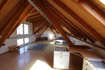 Butzbach: Großvolumiges Wohnobjekt ca. 568 m² mit attraktivem Einstiegspreis & Entwicklungspotenzial