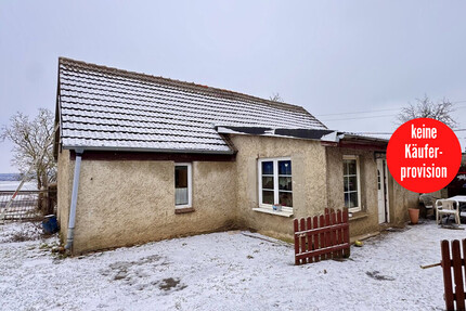 HORN IMMOBILIEN ++ sanierungsbedürftiges Einfamilienhaus in Alleinlage an der Bundesstraße - Zerrenthin