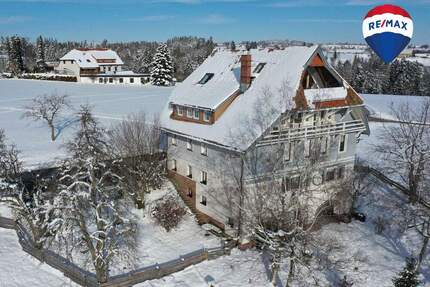 Detailverliebtes 4-Familienhaus mit Alpensicht in Tiefenhäusern - Höchenschwand