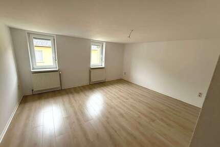 Wohnung zum Mieten in Auma - Weidatal 325,00 € 64 m²