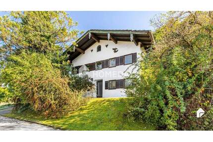 Stilvolles Landhaus als Zweifamilienhaus mit großzügigem Grundstück in Neubeuern