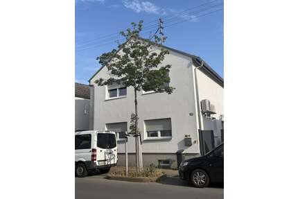 Haus zum Kaufen in Ludwigshafen am Rhein Rheingönheim 695.000,00 € 185 m² - Ludwigshafen am Rhein / Rheingönheim