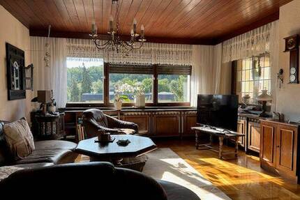 KOMFORTABLES EINFAMILIENHAUS IN BELIEBTER WOHNLAGE VON ETTERSBURG