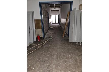 Springe Gewerbe Wohnung Lager Räumlichkeiten zu verkaufen