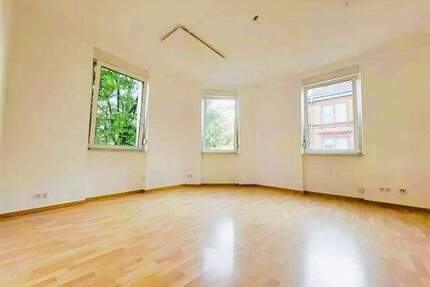 Stilvolle Altbauwohnung mit Balkon frisch renoviert und sofort bezugsfrei im beliebten Mannheim Lindenhof