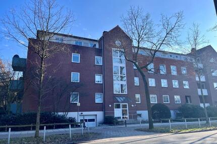 Charakteristische 2-Zimmerwohnung mit Balkonen nahe Klinikum, Bremen - Oberneuland