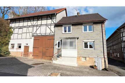 Charmantes Fachwerkhaus mit Scheune und Garten in Großropperhause - Frielendorf