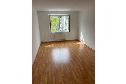 Schöne und ruhige 2-Zimmer-Wohnung mit Balkon in Laubegast - Dresden Blasewitz