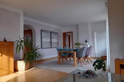 Helle 3 12 Zimmer-Dachgeschoss-Wohnung mit Loggia in Bindlach