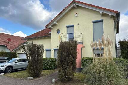 Haus zum Mieten in Nanzdietschweiler 2.300,00 € 210 m²