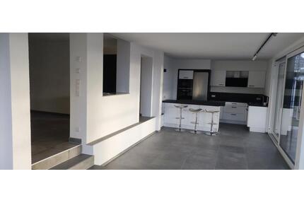 2 12 Zimmerwohnung in Uhingen - 1.200,00&nbsp;EUR Kaltmiete, ca.&nbsp; 100,00&nbsp;m&sup2; in Uhingen (PLZ: 73066)