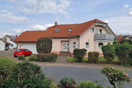 Repräsentatives Anwesen mit sep. Einliegerbereich und viel Platz in ruhiger, naturnaher Lage - Walldürn