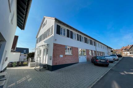 Halle 207 qm und Büro 108 qm mit 5 PKW-Stellplätzen - Sindelfingen