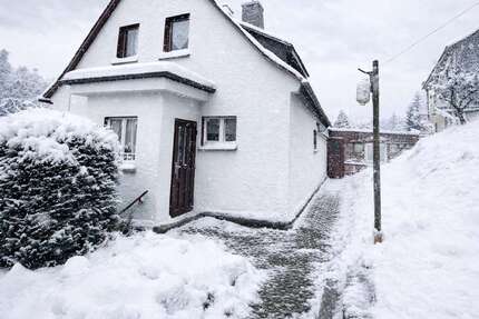 Haus zum Kaufen in Steinach 130.000,00 € 107 m²