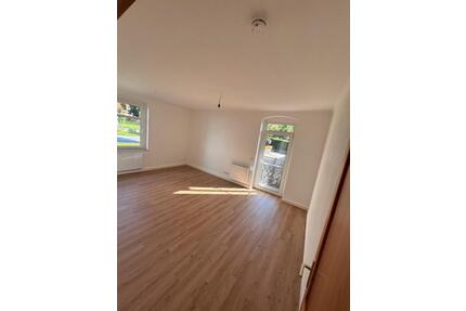 4-Zimmer-Wohnung – frisch renoviert – mit Terrasse & Parkplatz - Bautzen