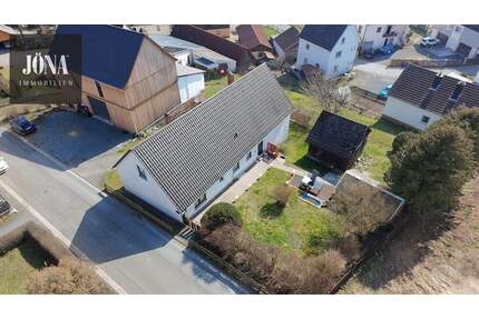 Einfamilienhaus mit Charme und Entwicklungspotenzial in Katschenreuth - Kulmbach / Katschenreuth