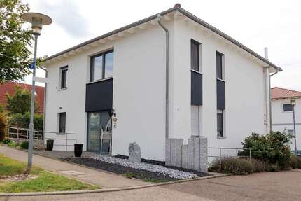 Haus zum Mieten in Neckarsulm 2.200,00 € 200 m²