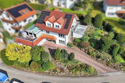 Haus zum Kaufen in Höfen an der Enz 630.000,00 € 195 m²