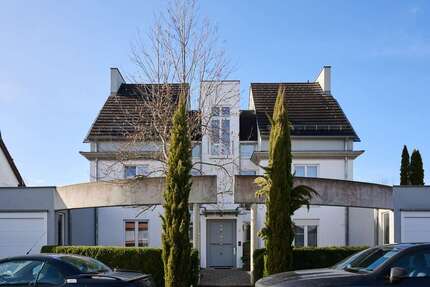 Haus zum Kaufen in Altdorf 1.680.000,00 € 296 m²