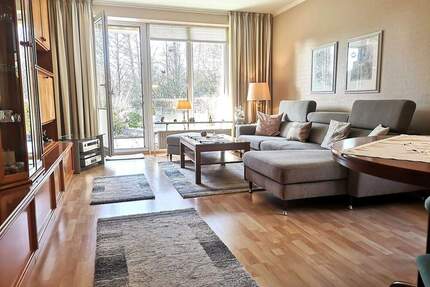 Schmuckstück: Attraktive 3 Zi.-ETW mit kl. Garten und TG-Stellplatz - Trittau