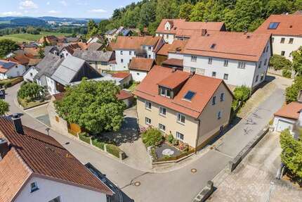 Haus zum Kaufen in Flossenbürg 249.000,00 € 220 m²