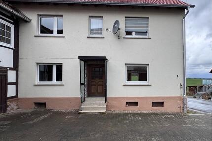 Großes Einfamilienhaus in 35287 AmöneburgErfurtshausen.