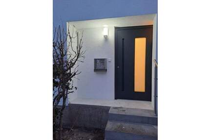 Neu renoviertes RMH in Eibach - 1.500,00&nbsp;EUR Kaltmiete, ca.&nbsp; 82,00&nbsp;m&sup2;&nbsp;Wohnfl&auml;che in Nürnberg / Eibach (PLZ: 90451) Röthenbach b Schweinau